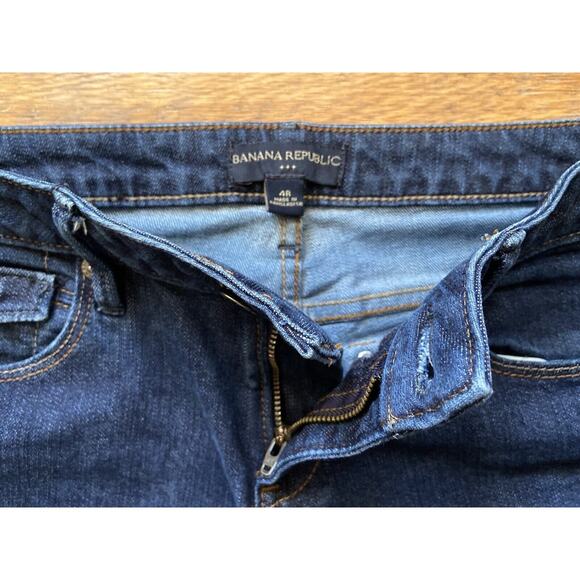 BANANA REPUBLIC Dark Wash Flared Jeans sz 4R (w30) - Picture 7 of 11